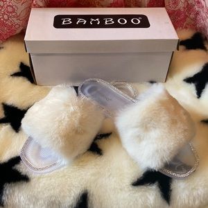 NWT Bamboo jelly bridal slipper